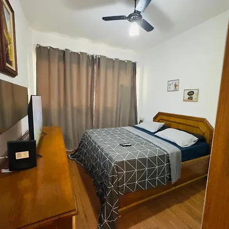 Ap Maravilhoso Quarto E Sala Leblon Recem Reformado Ate5 Pessoas Na Ataulfo De Paiva